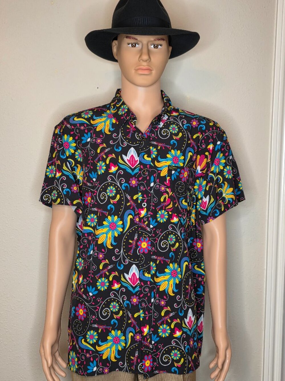 Retro Rifle "Flores De Mayo" Men's Button-down Short Sleeve Shirt, Size 2XL